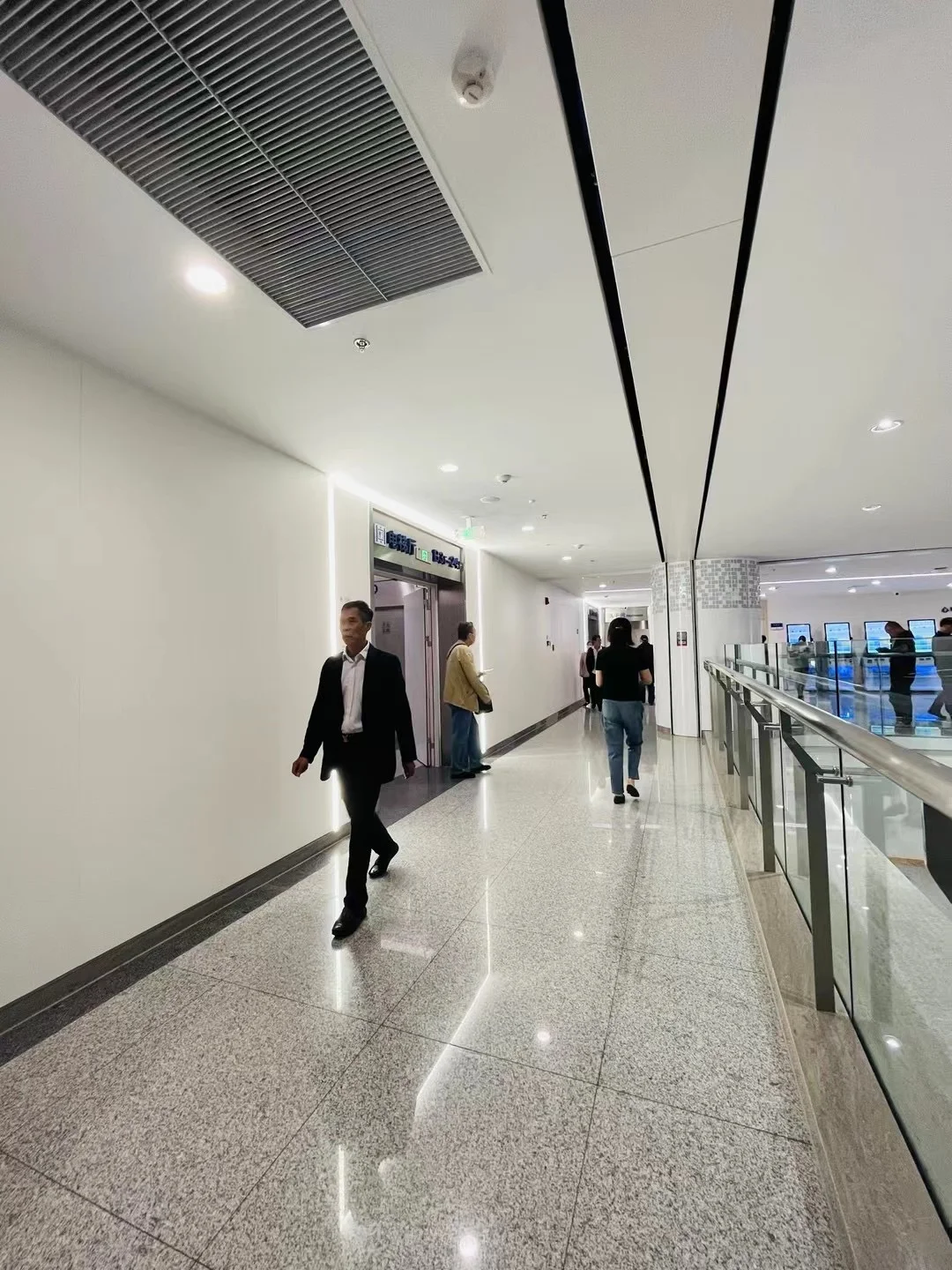 重庆试管现在是也纳入医保了吗?,做代孕费用多少,代孕是自己生的还是别人生的